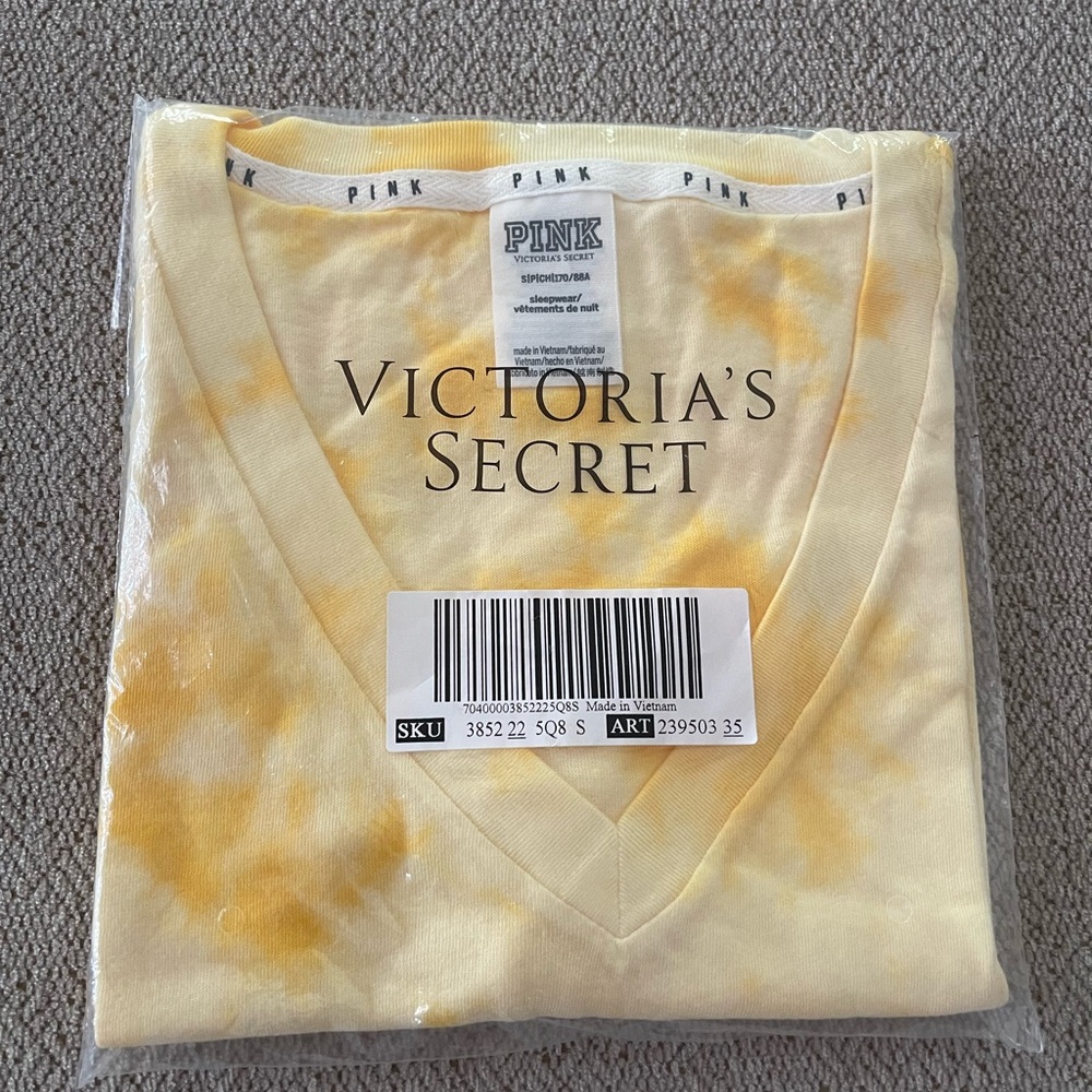 Victorias Secret PINK v-neck
